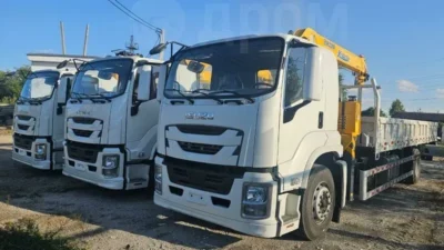 Бортовой автомобиль ISUZU Giga с КМУ 5 тонн